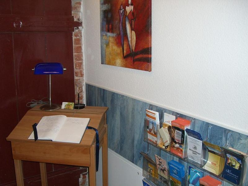 H&H Studio-Apartments Im Zentrum Jedes Apartment Mit Kuechenzeilen - 24H Check In Greifswald Buitenkant foto