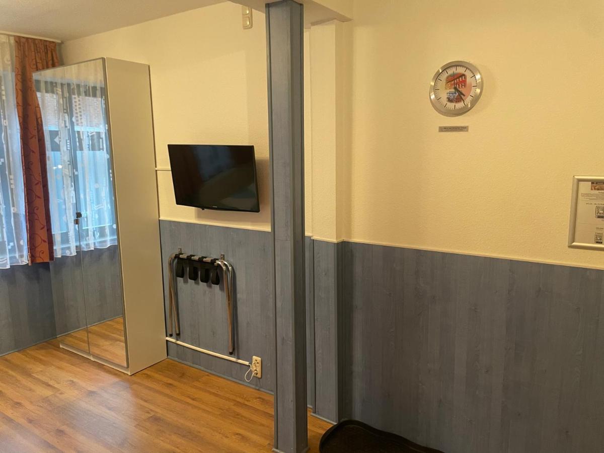 H&H Studio-Apartments Im Zentrum Jedes Apartment Mit Kuechenzeilen - 24H Check In Greifswald Buitenkant foto