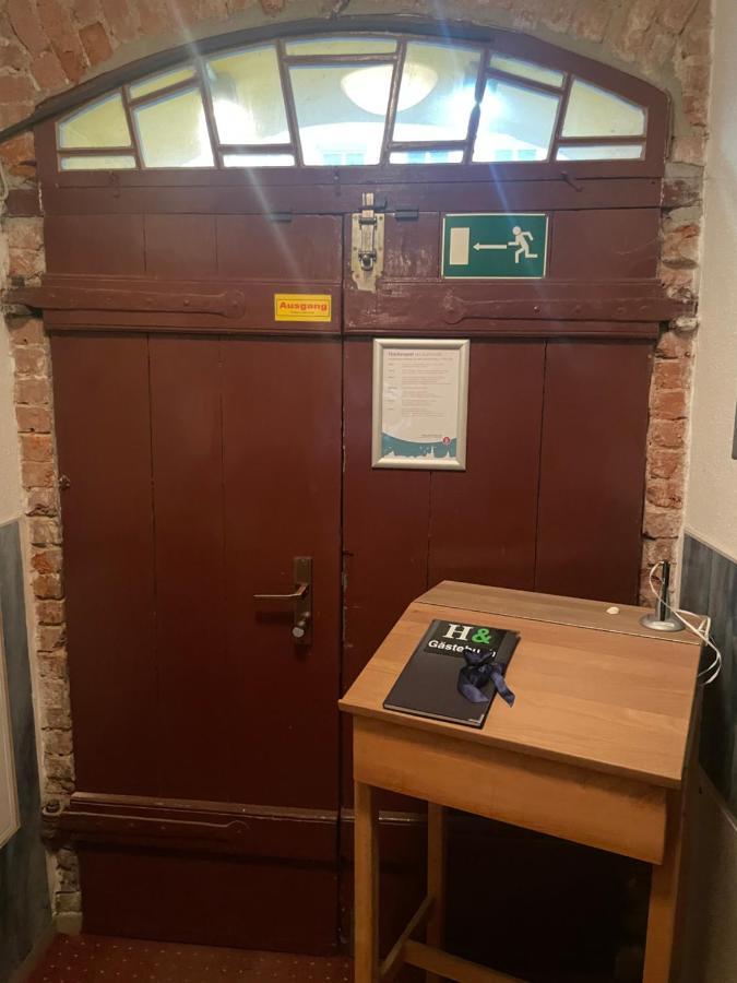 H&H Studio-Apartments Im Zentrum Jedes Apartment Mit Kuechenzeilen - 24H Check In Greifswald Buitenkant foto