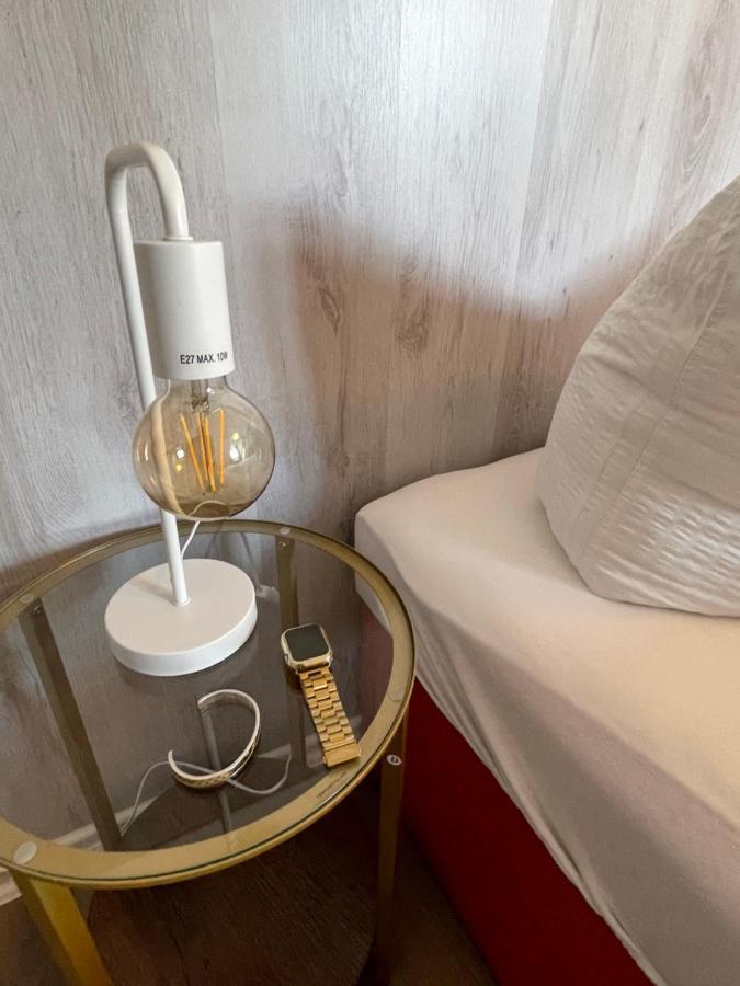 H&H Studio-Apartments Im Zentrum Jedes Apartment Mit Kuechenzeilen - 24H Check In Greifswald Buitenkant foto